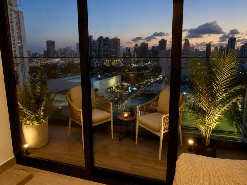 Luxury Quiet Retreat at The Hub - image 3