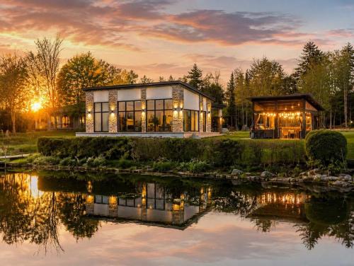 Spa & Comfort - Chalet KG Petit lac Lambton in Saint Romain (QC)