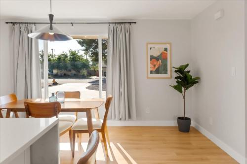 The Twin Palms Retreat - image 5