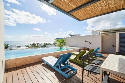 Sabor a Miel Steps from the Beach and 5th Avenue
