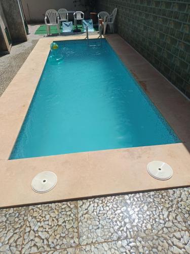 Grand appartement dans une villa avec piscine privée (Grand appartement dans une villa avec piscine privee) in Sidi Rahal
