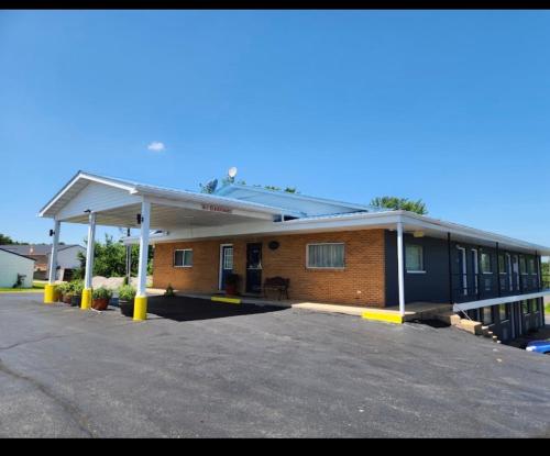 . Budget Inn Motel