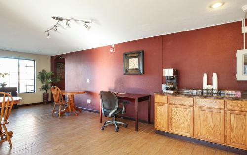 設施, 隆波克紅頂客棧 (Red Roof Inn Lompoc) in 隆波克