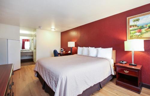 隆波克紅頂客棧 (Red Roof Inn Lompoc) in 隆波克