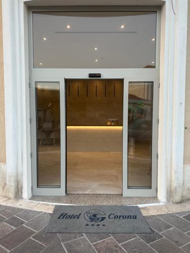 Hotel Corona 5