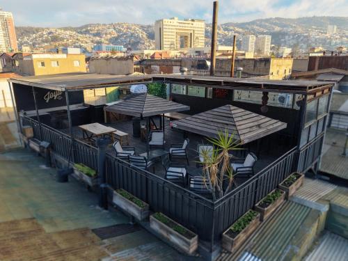 숙소 외관, 라 호야 호스텔 (La Joya Hostel) in 발파라이소 시내