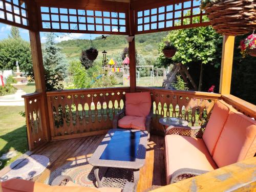 Casa cu gradina Untold-Electric Castle in Chinteni
