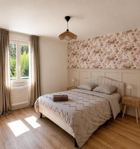 Villa Occitane - Elegant 6 Bedroom House with Garden