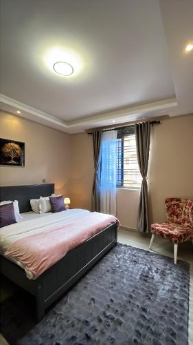 Luxe 1 BDRM 10 mins from Acacia Fast Wi-Fi - image 2