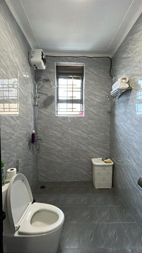 Luxe 1 BDRM 10 mins from Acacia Fast Wi-Fi - image 5