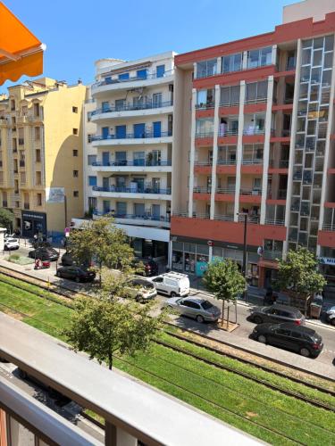 Très joli apparemment à 50 mètres de la plage