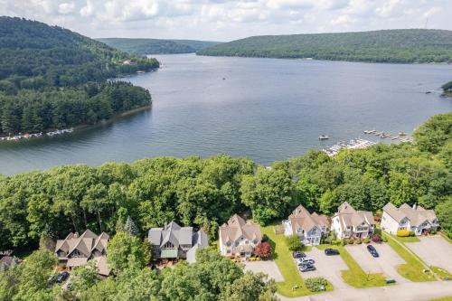Scenic Serenity by Railey Vacations in Oakland (MD)