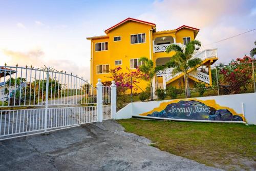 Private 3-Bedroom Villa with Piton Views Near Soufriere, Saint Lucia in チョイスル