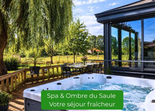 Spa, Grand Gîte Le Saule en Scie - 3 étoiles - Spa, 6 à 14 pers, jardin clos, 30 mn PuyduFou (Grand Gite Le Saule en Scie - 3 etoiles - Spa, 6 a 14 pers, jardin clos, 30 mn PuyduFou) in Nueil-les-Aubiers