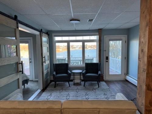 Peninsula Point Cozy Lakefront Condo 1BR 1BA