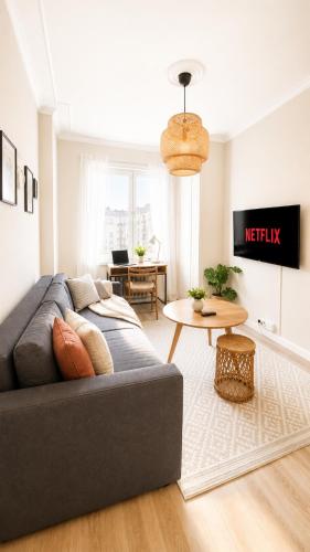 GuestFirst- Modern Boho Charm in Kallio Helsinki Center, Helsinki