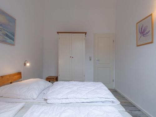 Geräumiges Ferienhaus für Familie im Hafendorf Müritz Rechlin - image 3