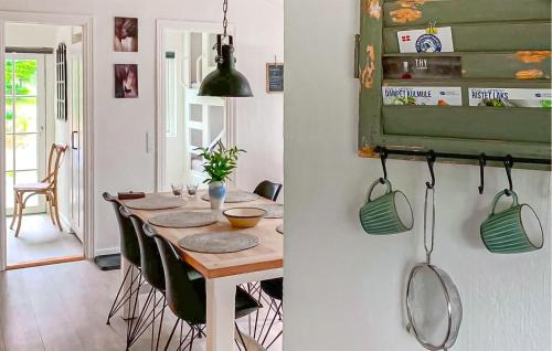 Cuina, 2 Bedroom Gorgeous Home In Thisted in Sonder Vorupor