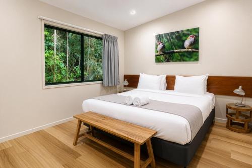 تشامبرز وايلد لايف رينفوريست لودجيز (Chambers Wildlife Rainforest Lodges) in Lake Eacham