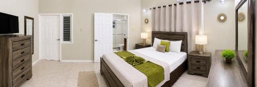 Runaway Bay Oasis 2 BDR 2 Gyms 2 Pools - Ocho Rios Runaway Bay Oasis 2 BDR 2 Gyms 2 Pools - Ocho Rios