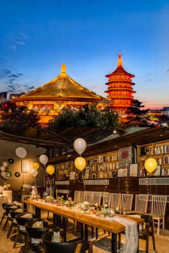 First Sight Hotel,Next to Yingtianmen Imperial City,Provide Airport and High-Speed Rail Station Pickup