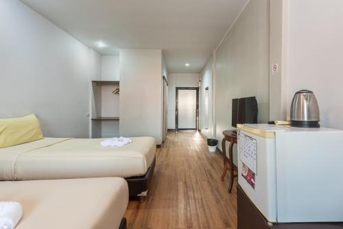 2 twin beds