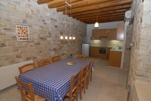 Anesi House - image 9