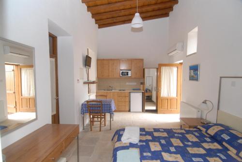 Anesi House - image 7