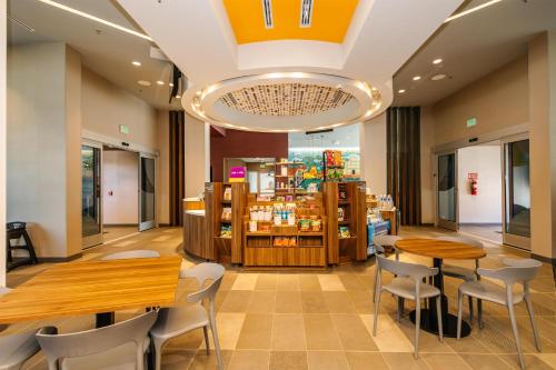 Hall, Tru by Hilton Distrito Palmerola in Comayagua