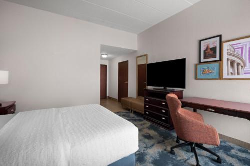 1 queen bed