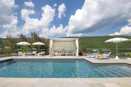 Villa Marinelli with private pool, hot tub and garden, Tuscany in Кастель-Фоконьяно
