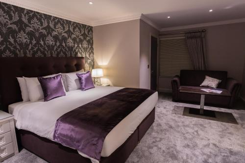 12th lock Boutique Hotel Twelfth Lock Hotel is conveniently located in the popular Blanchardstown area. The hotel offers a high standard of service and amenities to suit the individual needs of all travelers. Service-minded s