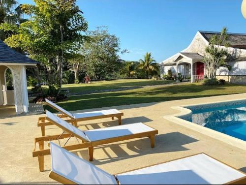 Peldbaseins, Pvt Villa Estate with Mtn Views Pool in Ocho Rios in St. Mary