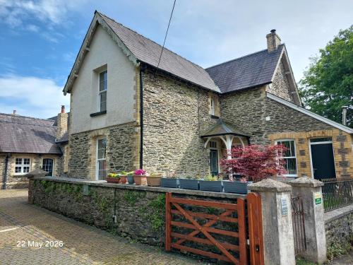Old School B & B - Llandysul