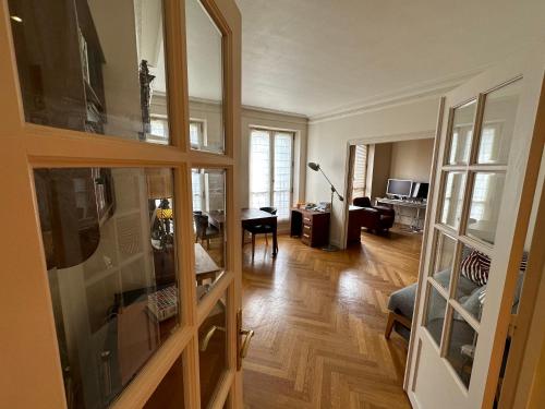 Bedroom for two persons near Parc Monceau