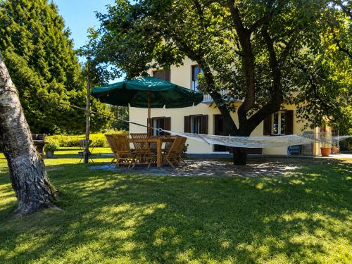 Dārzs, Apartment Piccolo Borgo in Castelveccana