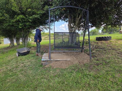 The Quacka - Granny and Huts rustic farmstay in Murgon