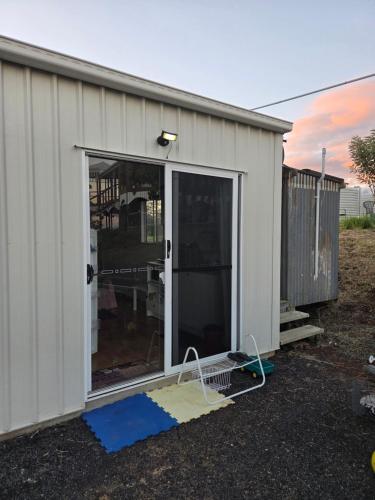 The Quacka - Granny and Huts rustic farmstay in Murgon