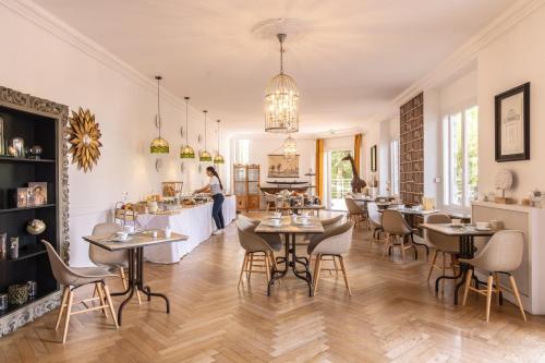 Ruoka ja Juomat, La Villa Cap D'Antibes in Saramartel
