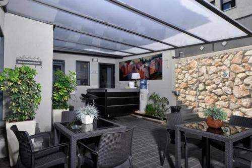 Unterkunft von außen, Achuza Bamarom in Safed