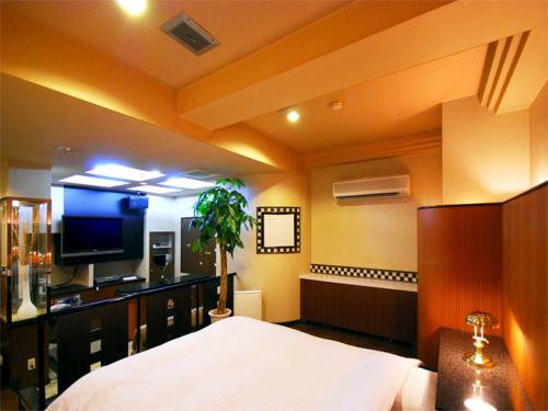 Hotel RR (Adult Only) Set in a prime location of Yokkaichi, Hotel RR (Adult Only) puts everything the city has to offer just outside your doorstep. Both business travelers and tourists can enjoy the propertys facilities a