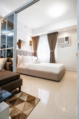 Modern Condo at Shore 1 Residences Tower C - Near Mall of Asia, Metro Manila
