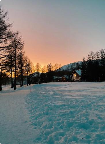 Studio avec vue spectaculaire au pied des pistes in 克萊恩蒙塔納