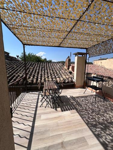 Le Perchoir de Pelissanne Appartement moderne avec terrasse - Location saisonnière - Pélissanne