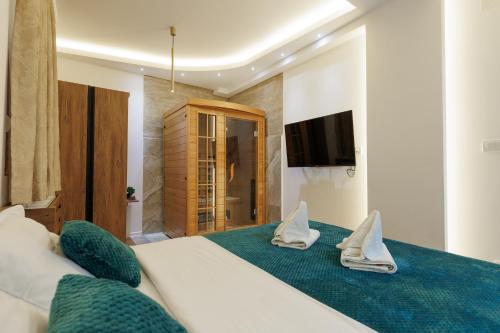 Aqua Studio with Sauna, Terrace and FREE Parking