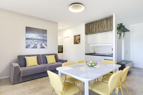 Regarda - Basiliko Sport Apartment with tennis and pool