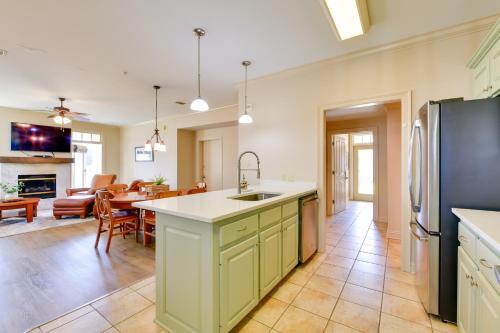 Pool Access + Golf View: 5BR Springfield Home in Springfield (LA)