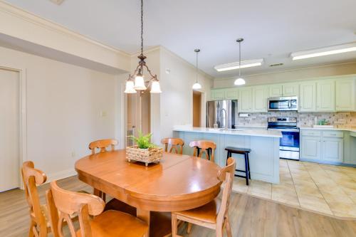 Pool Access + Golf View: 5BR Springfield Home in Springfield (LA)