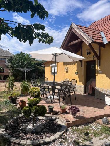 BLTN House in Balatonalmadi