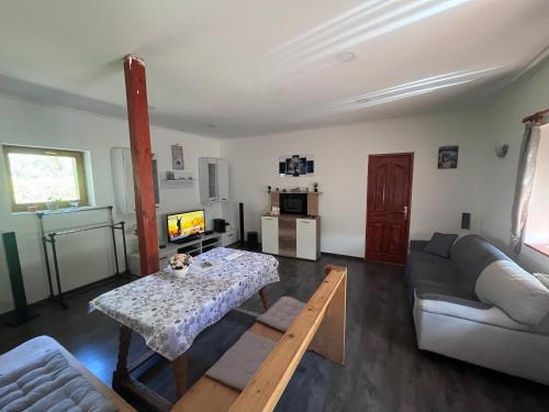 BLTN House in Balatonalmadi